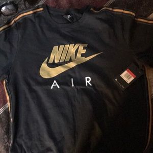 Men’s Nike shirt